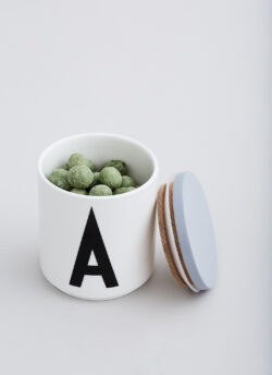 Porcelánový hrnek U DESIGN LETTERS - bílý - Image 2